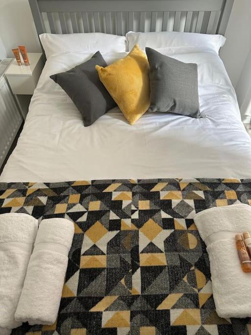 Modern 1-Bed Apartment 벨파스트 외부 사진